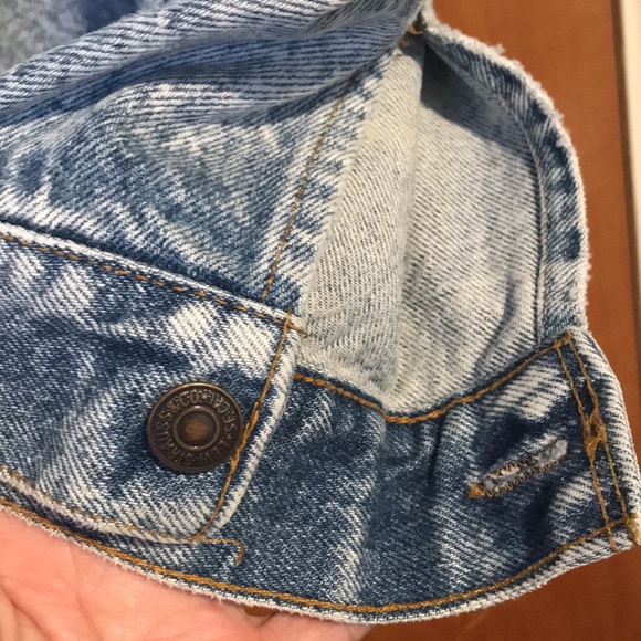 Vintage 89,s 90,s Levi's jean jacket - Picture 7 of 16
